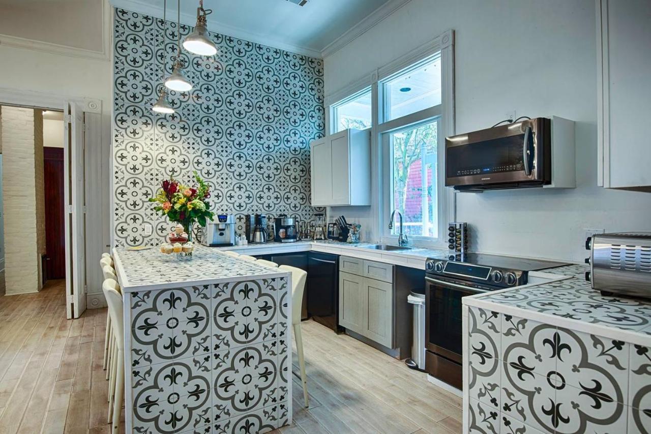 7 Bedroom - Sleeps 14! Next To Bourbon Street Villa New Orleans